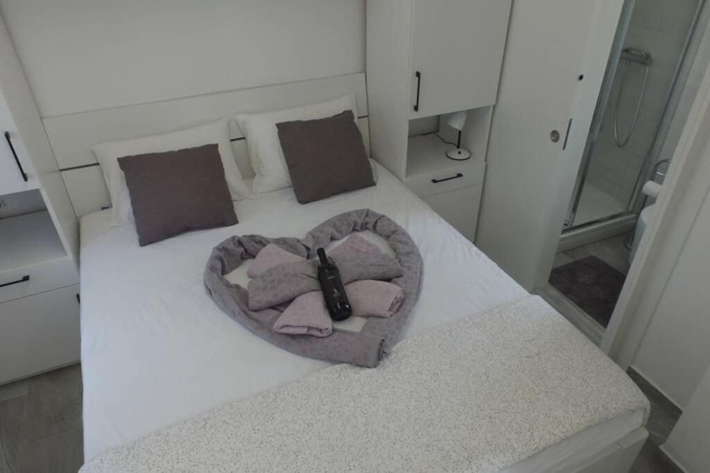Apartment In Park Forest Soline Near The Sea 普耶斯察纳乌瓦拉 外观 照片