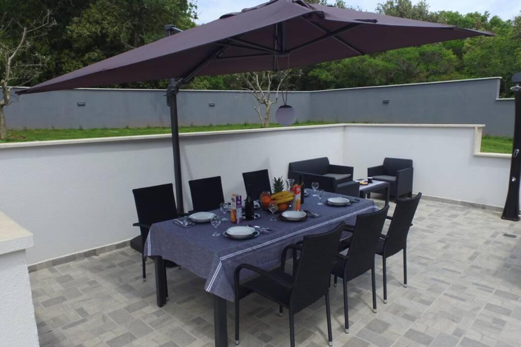 Apartment In Park Forest Soline Near The Sea 普耶斯察纳乌瓦拉 外观 照片